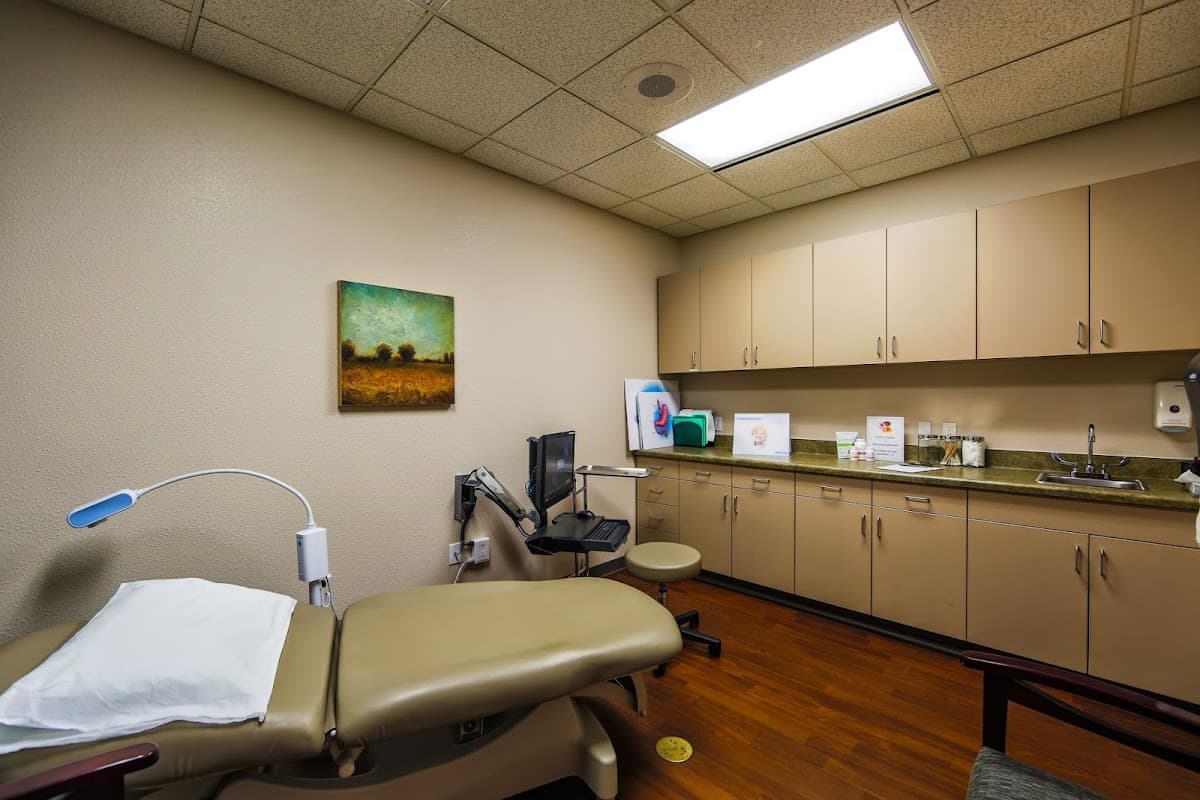 Dr. Benjamin Shadle Bariatric Surgeon - clinic photo