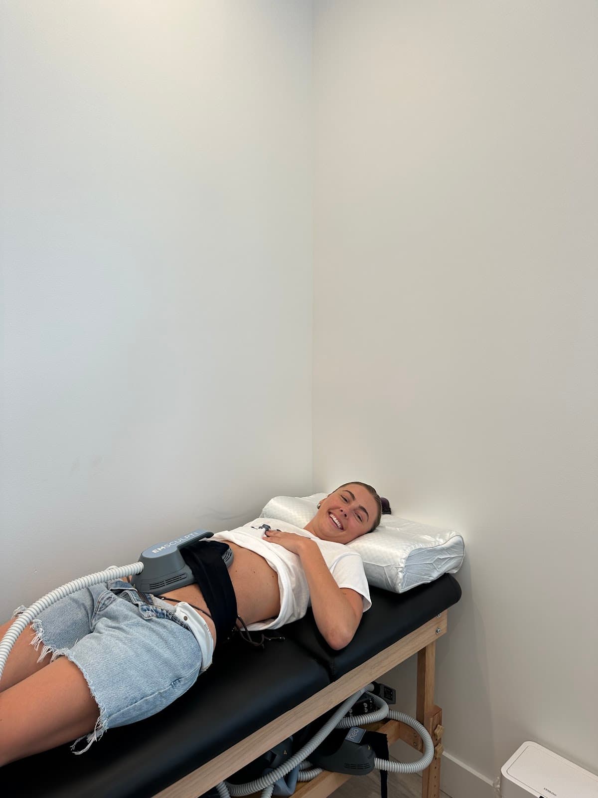 BeWell Malibu - Med Spa - Emsculpt - Emface - IV Therapy - clinic photo