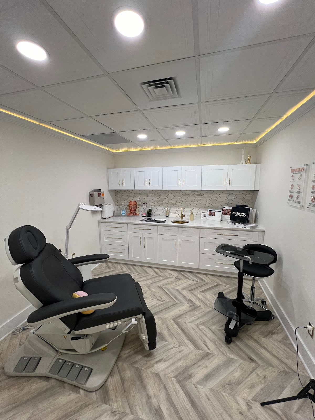 EBGlo - clinic photo