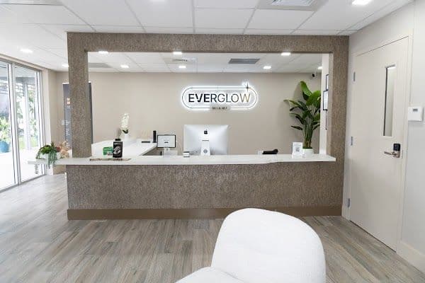 Everglow Miami - clinic photo